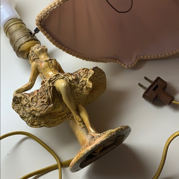 Antique small lady’s lamp w/original shade!💖 - Picture 7 of 8